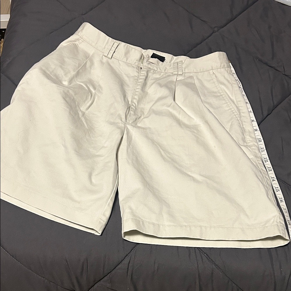 Nike Men's Cream Flat Front Shorts